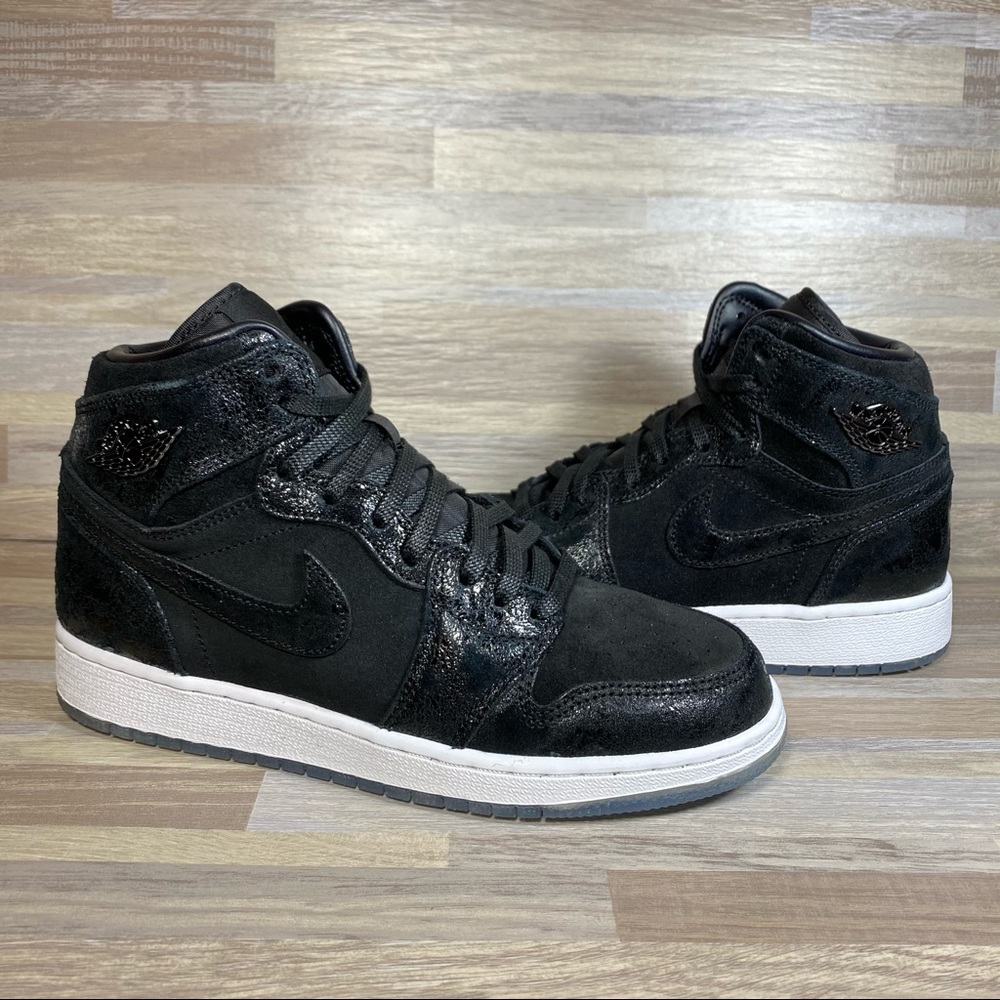 Nike Air Jordan 1 Retro Heiress Sneakers 4.5Y 6